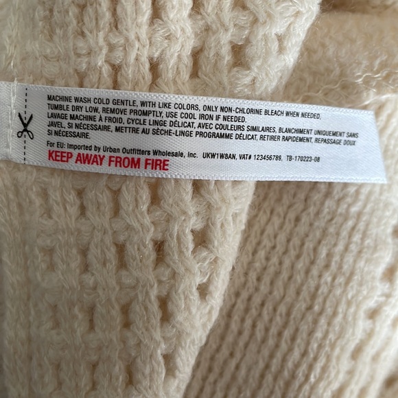 Anthropologie Sleeping on Snow hooded poncho - Picture 7 of 8